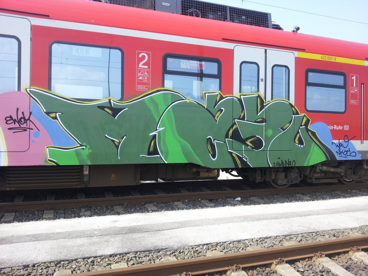 Graffiti Train - Photo by caput79 - jesm, nkotb, wau
