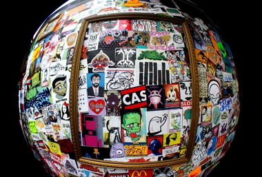 Graffiti Street Art in Istanbul - Photo by cascans - Cas, gst, sticker