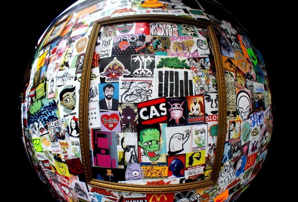 Graffiti Street Art in Istanbul - Photo by cascans - Cas, gst, sticker