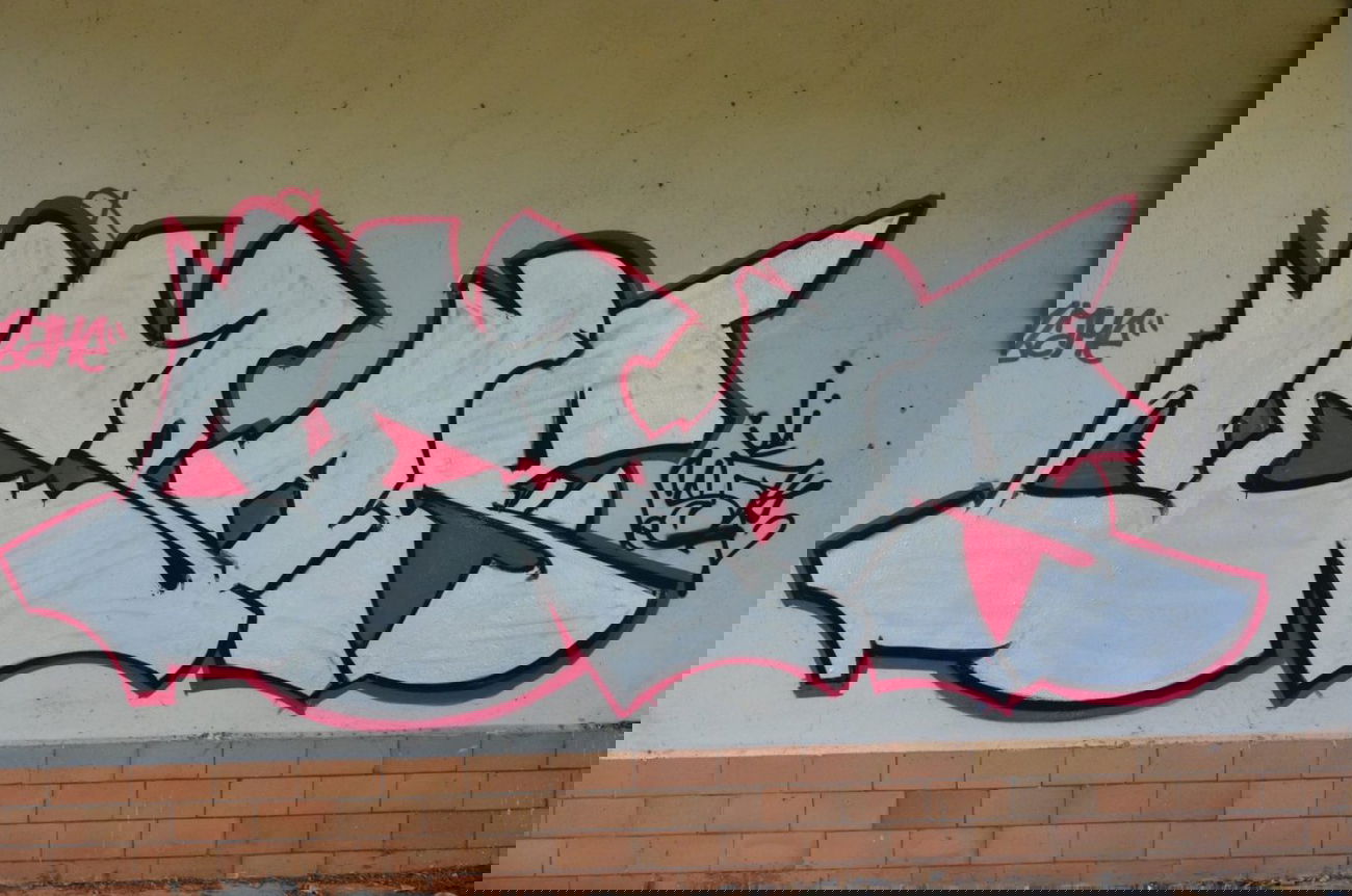 Graffiti Wall - Photo by cesais