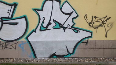 Graffiti Wall - Photo by cesais