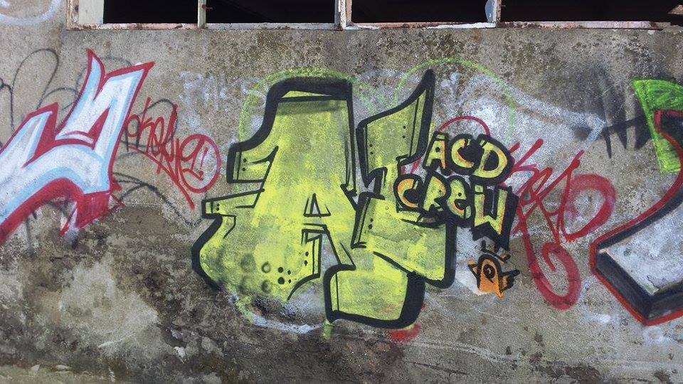 Graffiti Bombing - Photo by cesais - dope, cans, fast (2015)