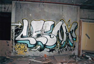 Graffiti Bombing in Hanau - Photo by cesar - cesar, snc (2011)