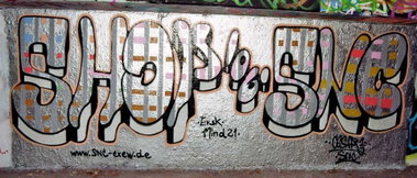 Graffiti Wall - Photo by cesar - cesar, snc (2012)