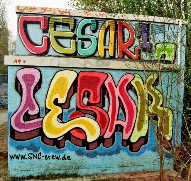 Graffiti Wall - Photo by cesar - cesar, snc