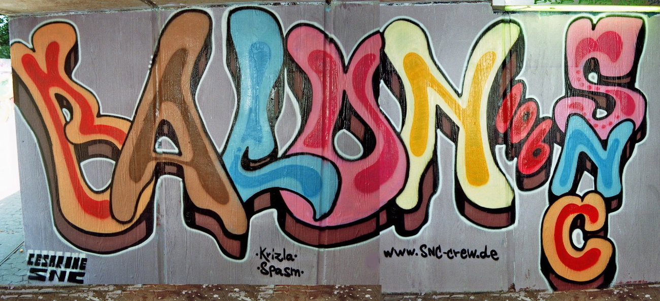 Graffiti Wall - Photo by cesar - cesar, snc (2013)