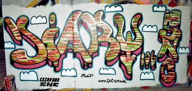 Graffiti Wall - Photo by cesar - cesar, snc (2013)