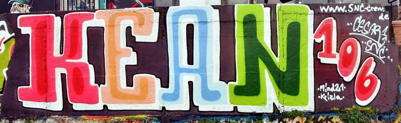Graffiti Wall - Photo by cesar - cesar, snc (2013)