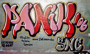 Graffiti Wall - Photo by cesar - cesar, snc (2013)