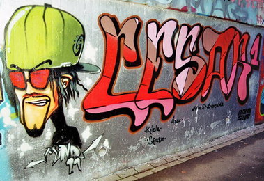 Graffiti Wall - Photo by cesar - cesar, snc, mind21 (2013)