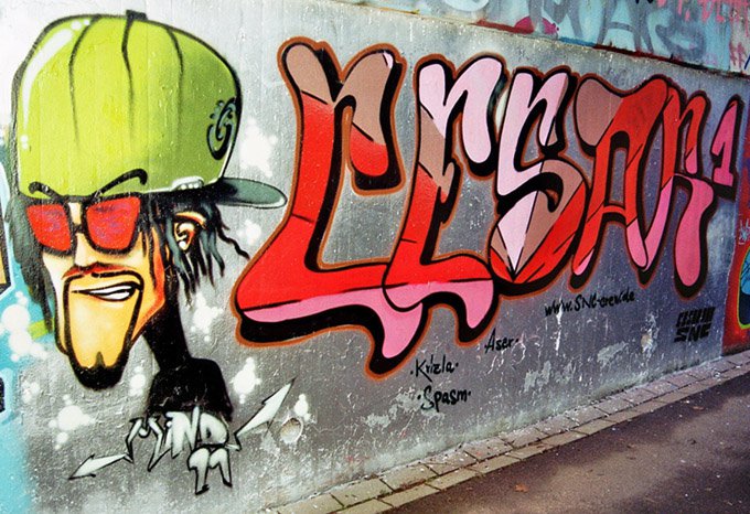Graffiti Wall - Photo by cesar - cesar, snc, mind21 (2013)