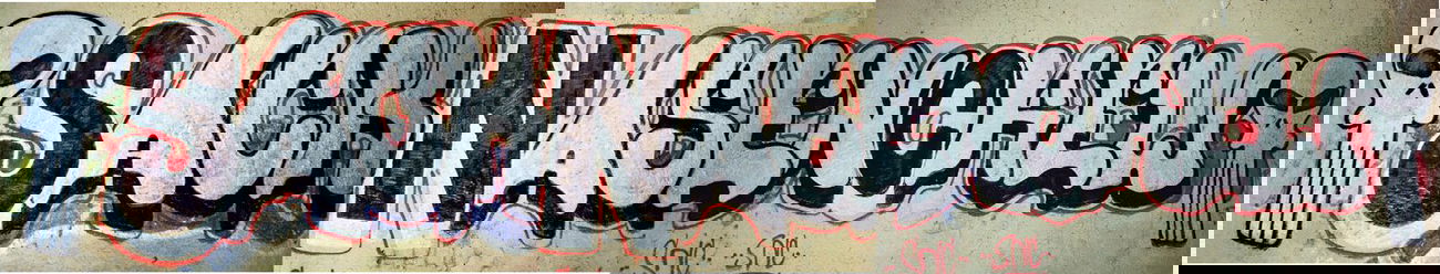 Graffiti Bombing - Photo by cesar - cesar, snc (2014)