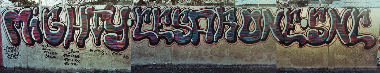Graffiti Wall - Photo by cesar - cesar, snc (2014)
