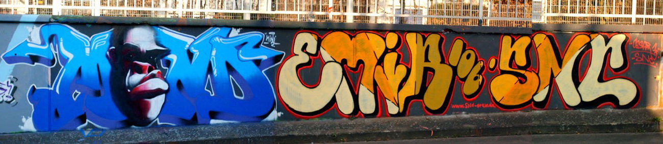 Graffiti Wall - Photo by cesar - cesar, mind21, snc (2014)