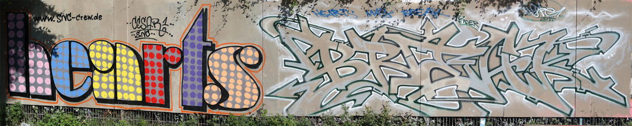 Graffiti Wall - Photo by cesar - cesar, mind21, snc (2014)