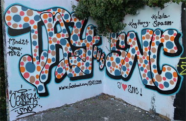 Graffiti Wall - Photo by cesar - cesar, snc (2014)