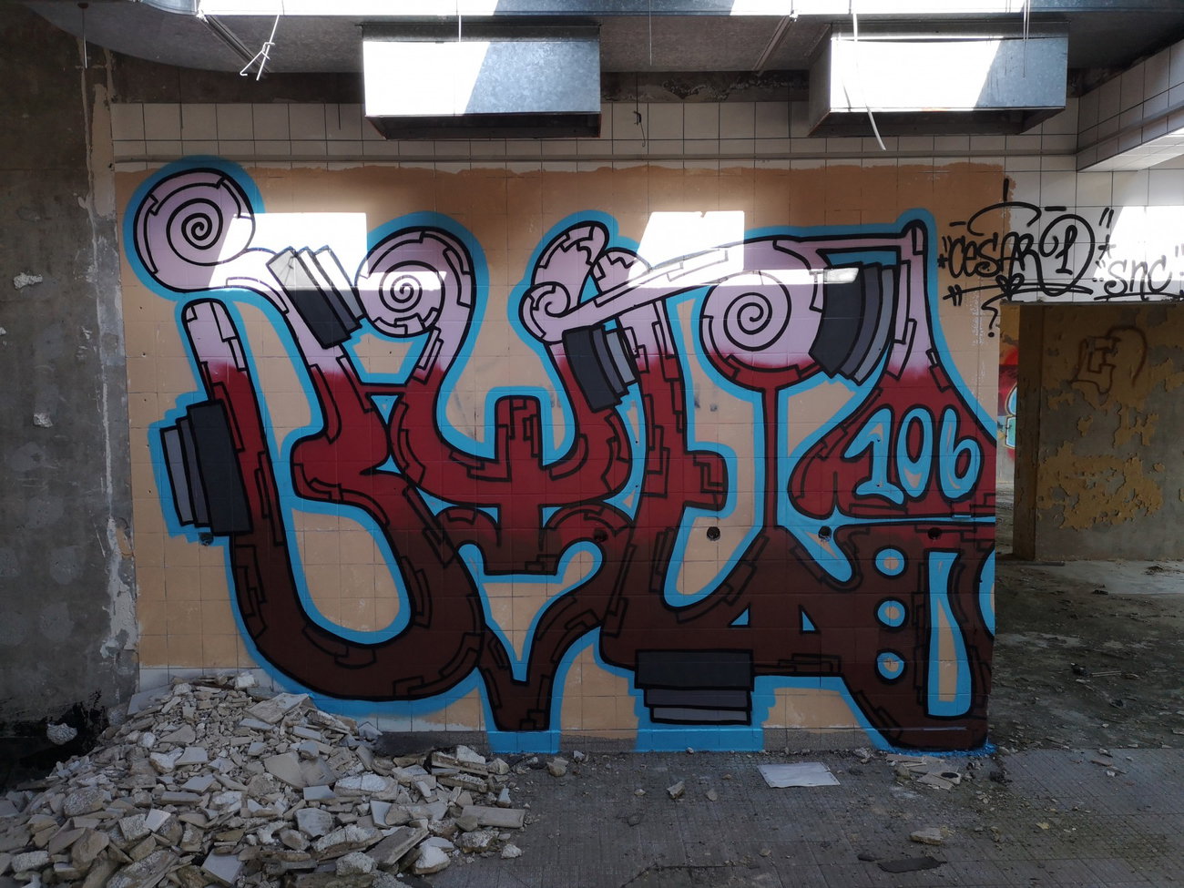 Graffiti Wall - Photo by cesar - cesar, cesarone, snc (2018)