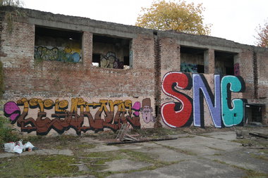 Graffiti Wall - Photo by cesar - cesar, snc (2016)