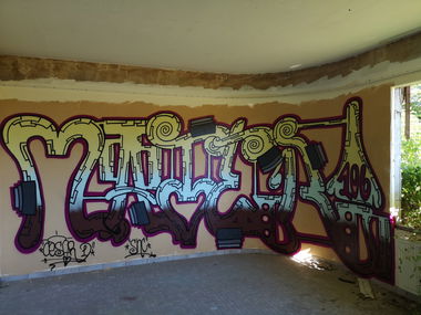 Graffiti Wall - Photo by cesar - cesar, snc, cesarone (2018)