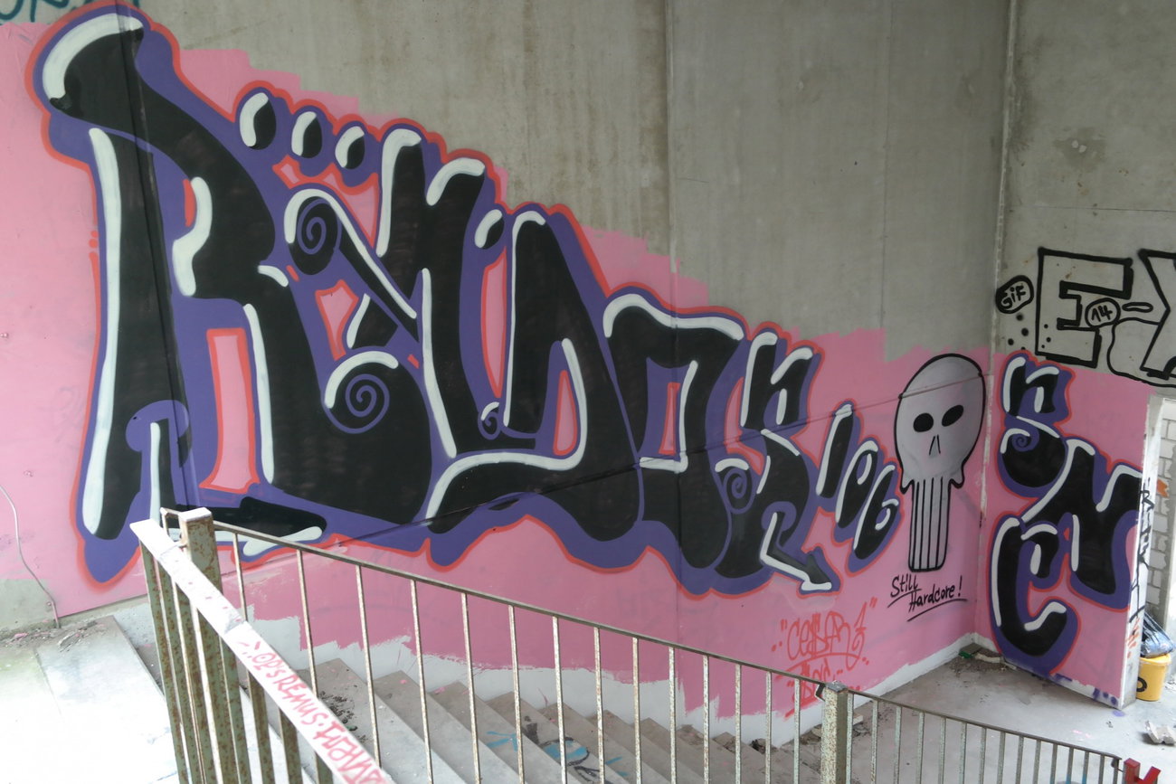 Graffiti Wall - Photo by cesar - cesar, snc (2015)