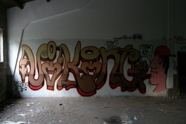 Graffiti Wall - Photo by cesar - cesar, snc (2017)