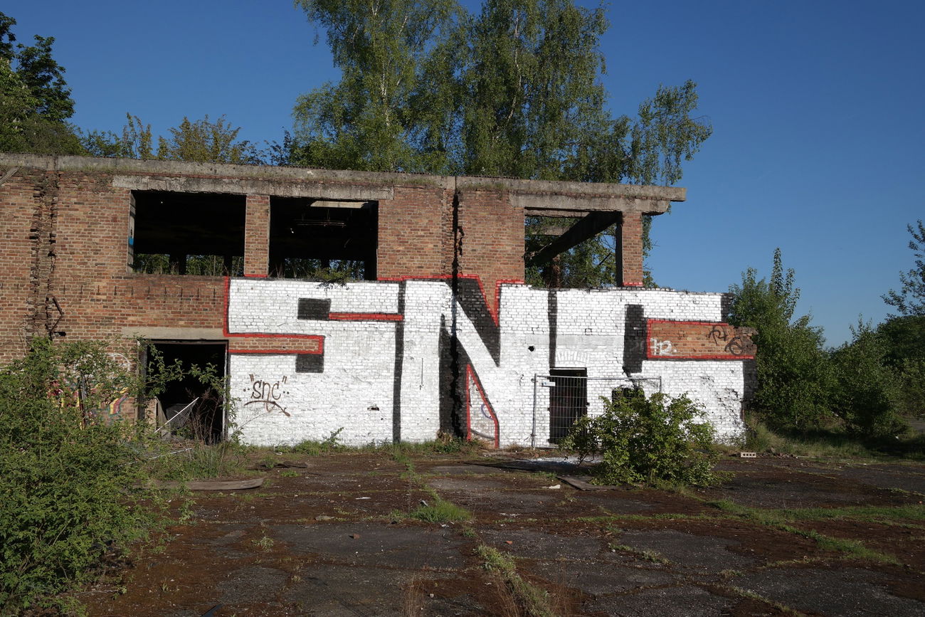 Graffiti Bombing - Photo by cesar - snc (2017)