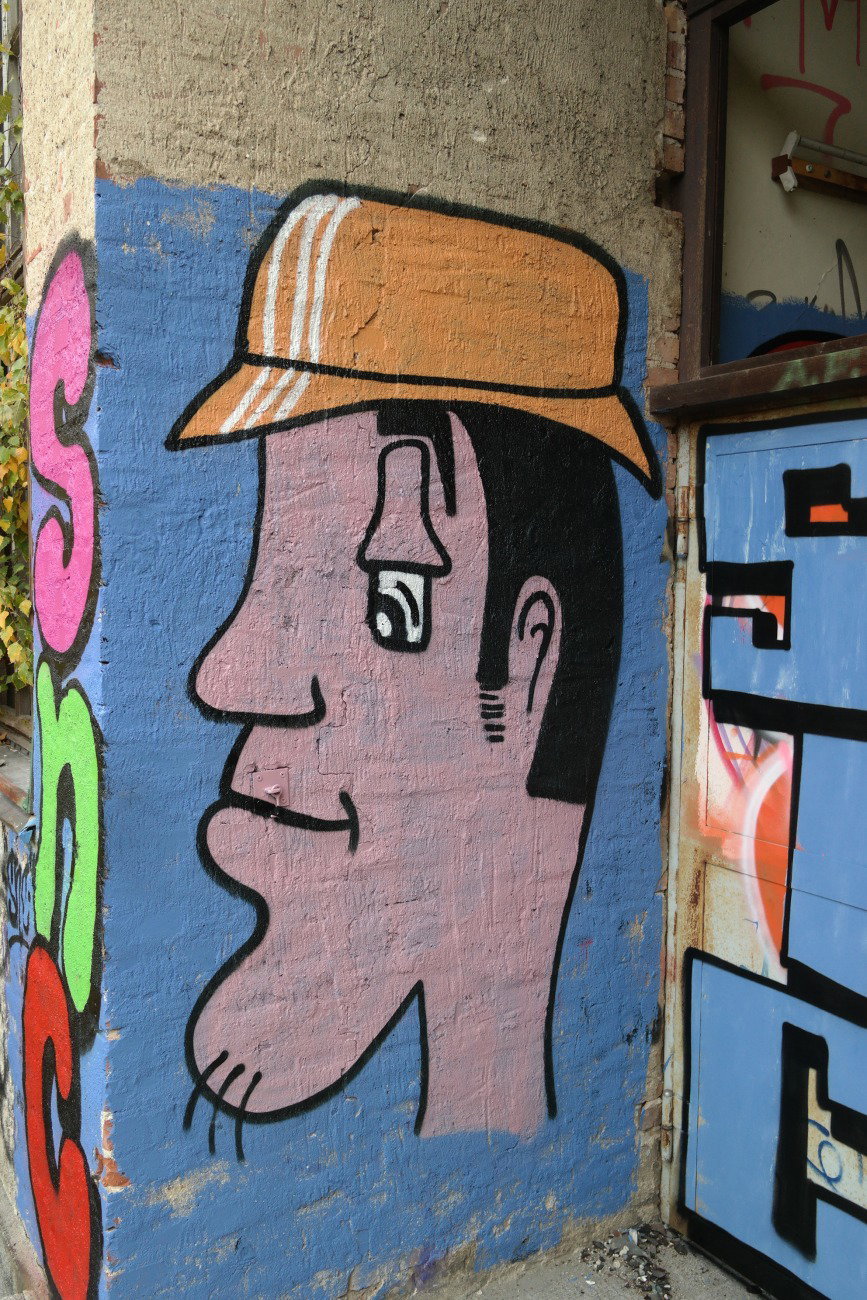 Graffiti Wall - Photo by cesar - cesar, snc (2016)