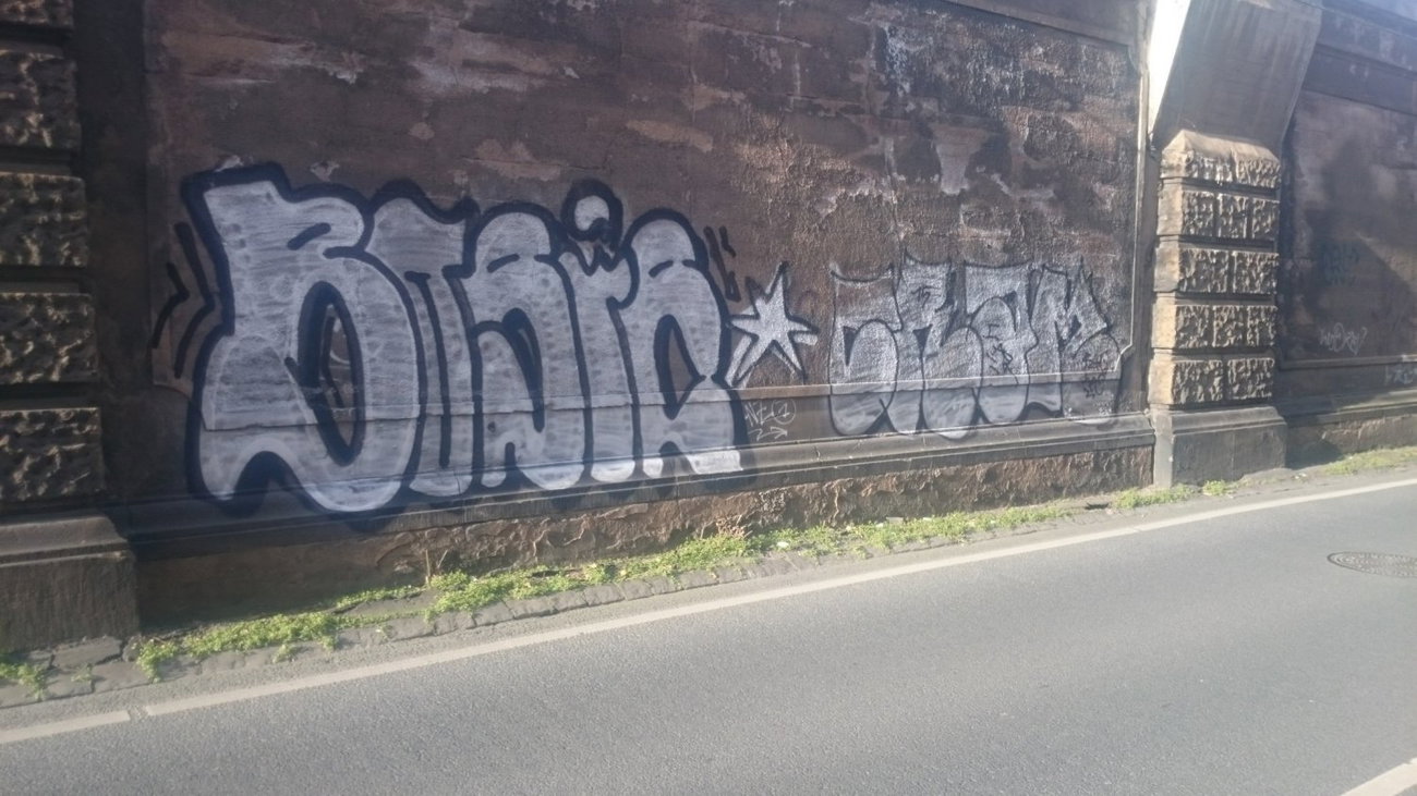 Graffiti Wall in Dresden - Photo by cheesy - bosie, cram