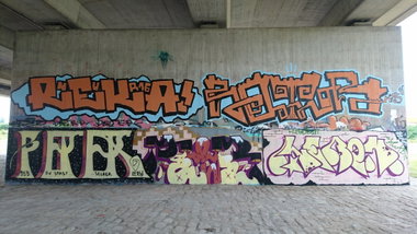 Graffiti Wall - Photo by cheesy