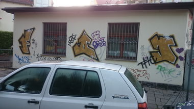 Graffiti Bombing in Dresden - Photo by cheesy - fdj