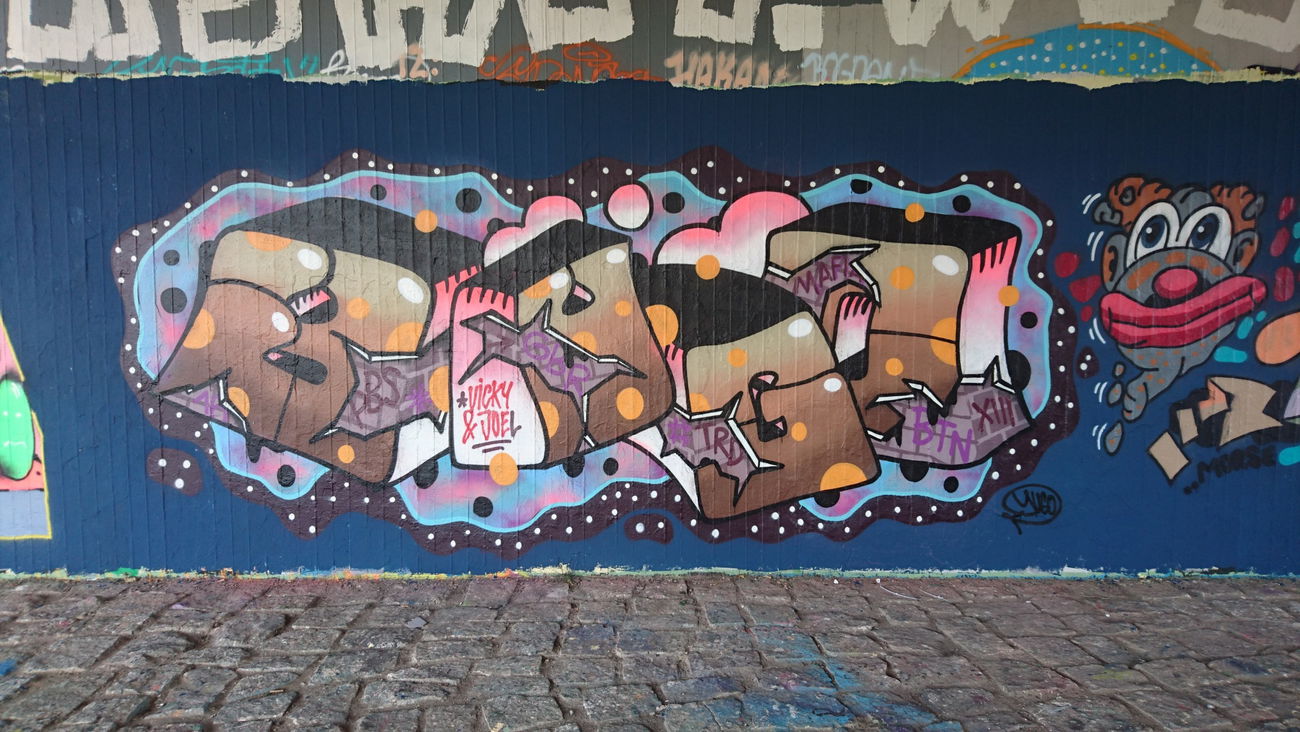 Graffiti Wall in Dresden - Photo by cheesy - Yugo
