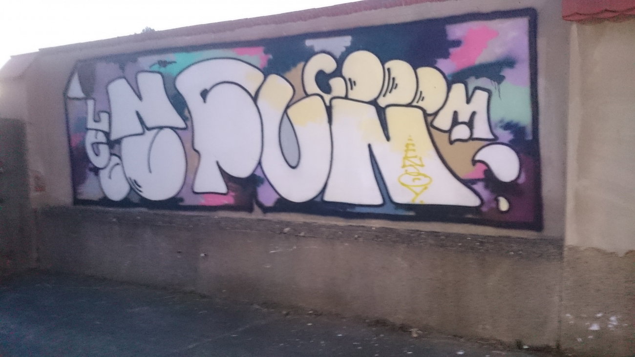 Graffiti Wall in Dresden - Photo by cheesy - nofun
