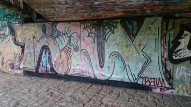 Graffiti Bombing in Dresden - Photo by cheesy - traum