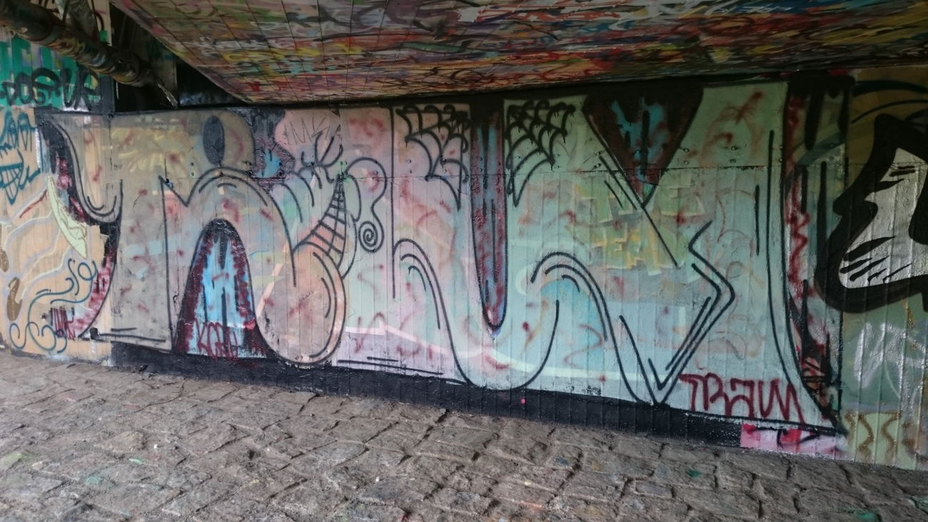 Graffiti Bombing in Dresden - Photo by cheesy - traum