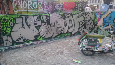 Graffiti Wall in Dresden - Photo by cheesy - ur, doofs