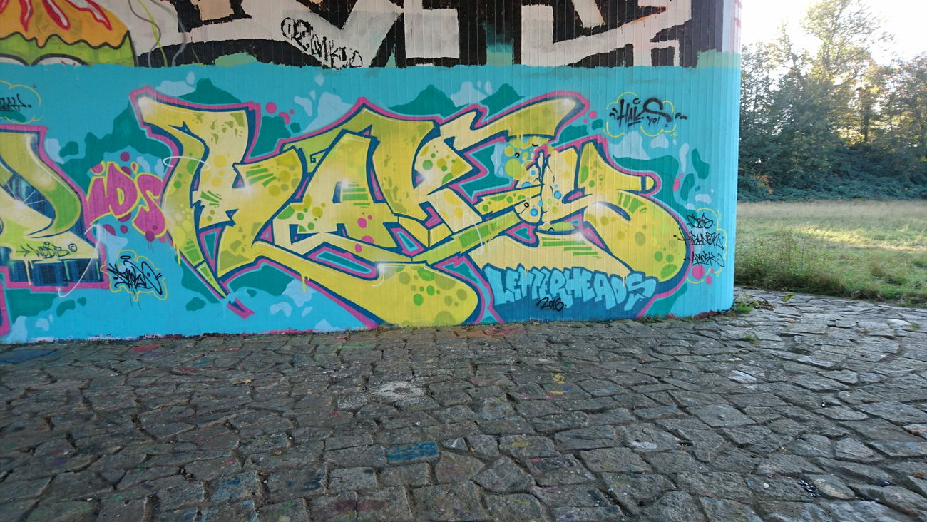 Graffiti Wall in Dresden - Photo by cheesy - Haks