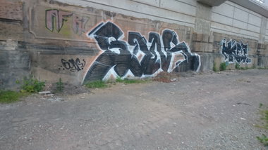 Graffiti Wall in Dresden - Photo by cheesy - gons
