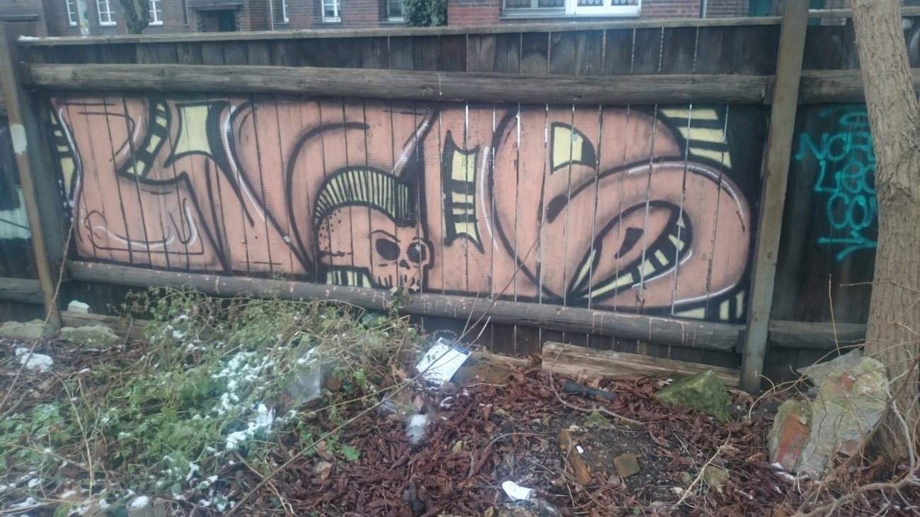 Graffiti Wall in Dresden - Photo by cheesy - lazor