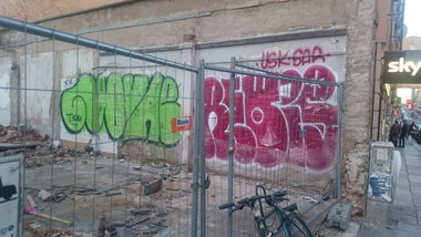 Graffiti Wall in Dresden - Photo by cheesy - novae, rewis