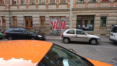 Graffiti Bombing in Dresden - Photo by cheesy - Von, ekler