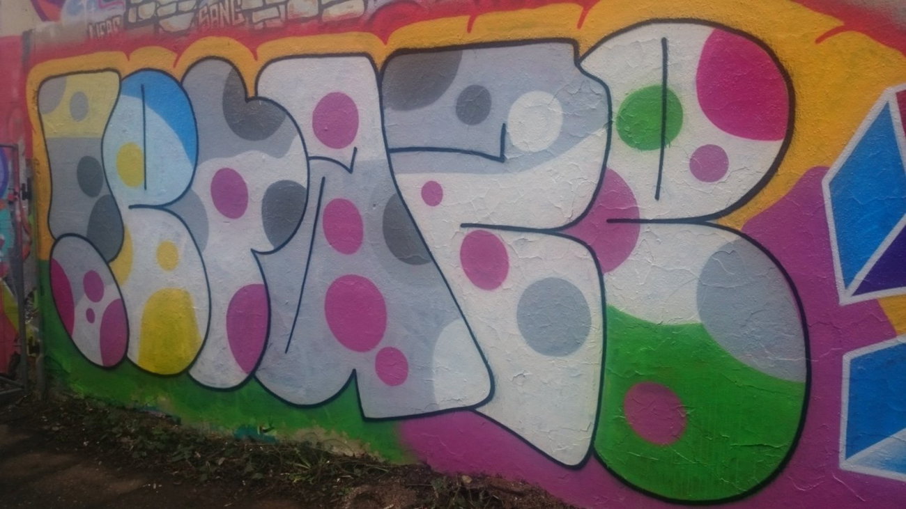 Graffiti Wall in Dresden - Photo by cheesy - eraze