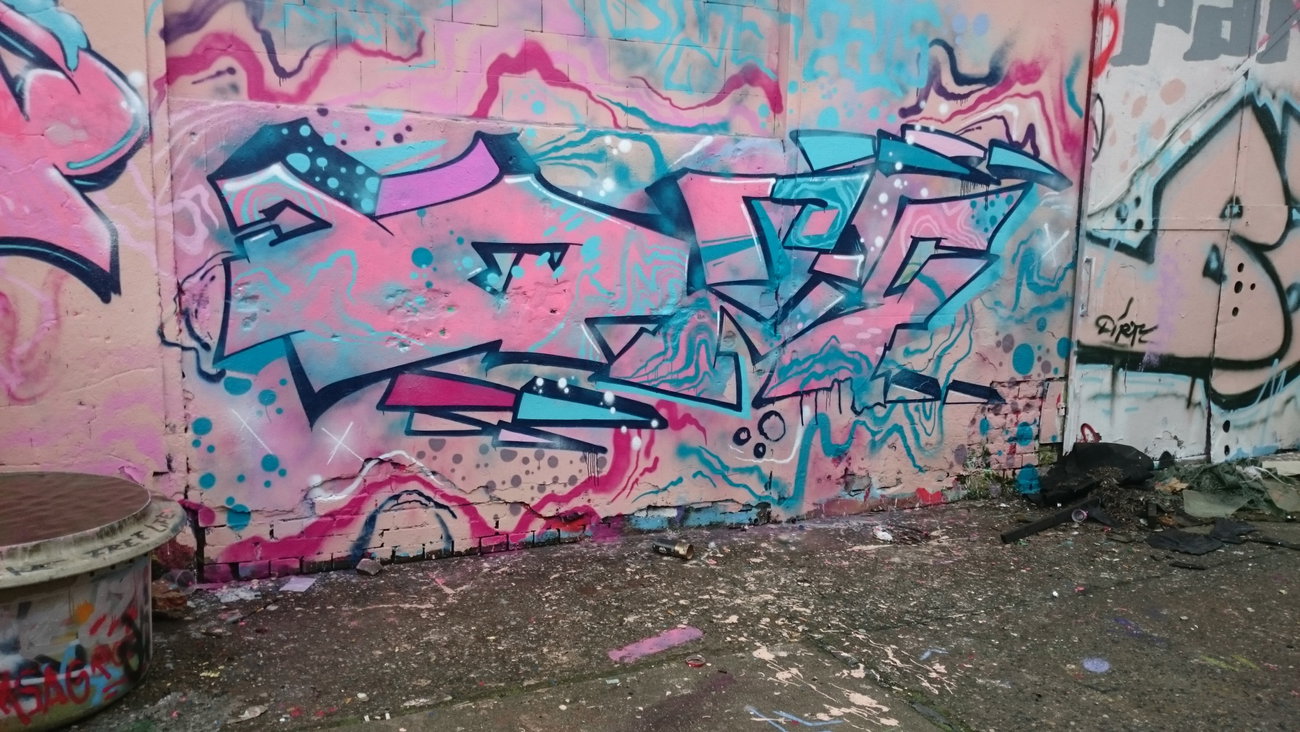 Graffiti Wall in Dresden - Photo by cheesy - Otze