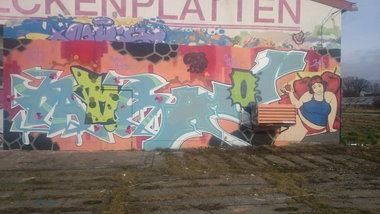 Graffiti Wall in Dresden - Photo by cheesy - dame, amor