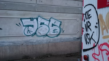 Graffiti Wall in Dresden - Photo by cheesy - Yse