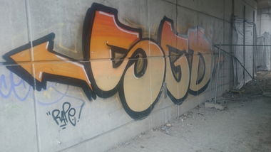 Graffiti Bombing in Dresden - Photo by cheesy - sgd