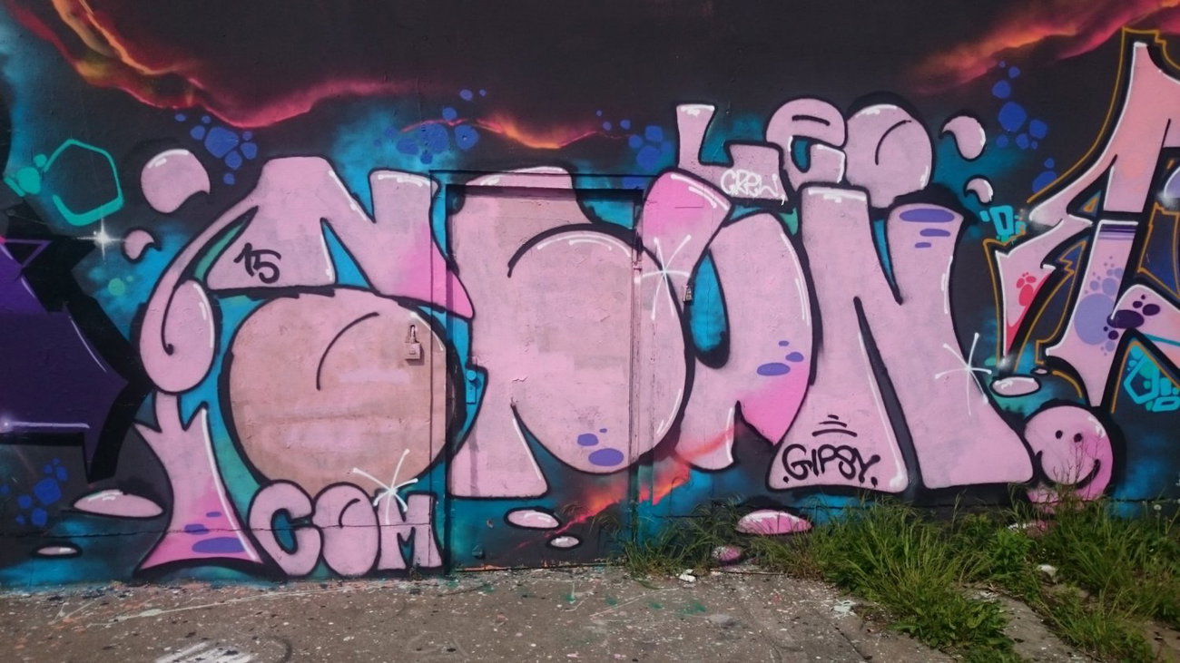 Graffiti Wall in Dresden - Photo by cheesy - nofun