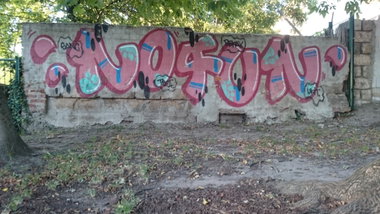 Graffiti Wall in Dresden - Photo by cheesy - Nofun
