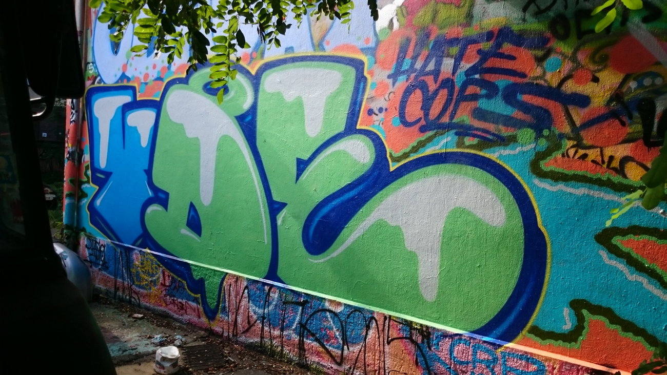 Graffiti Wall in Dresden - Photo by cheesy - Vde