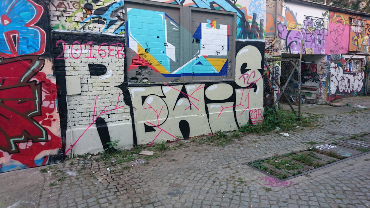 Graffiti Wall in Dresden - Photo by cheesy