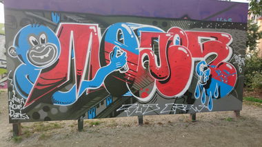 Graffiti Wall in Dresden - Photo by cheesy - Mozer